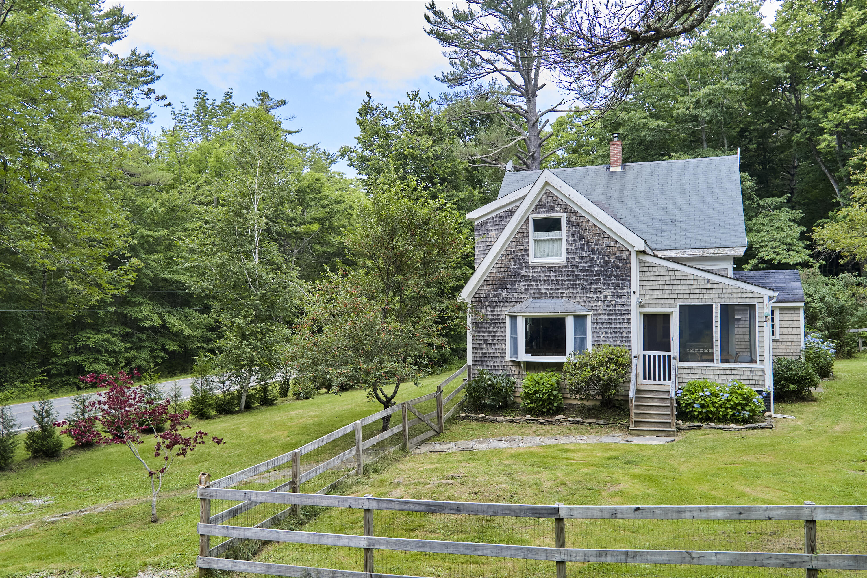Pond Rd, Nobleboro, ME 04555