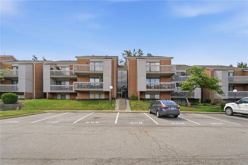 c-1120 Eagle Feather Cir, West Carrollton, OH, 45449-2549 | Card Image