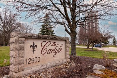 Community / neighborhood sign with a lawn | Image 2