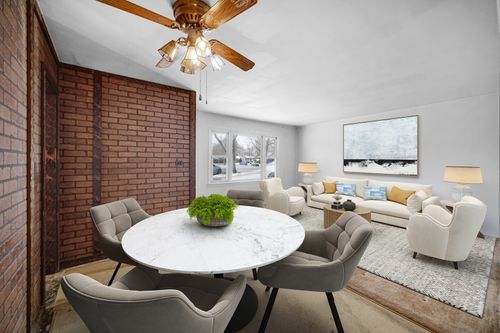 231 E Wayne Pl, Wheeling, IL, 60090-4654 | Card Image