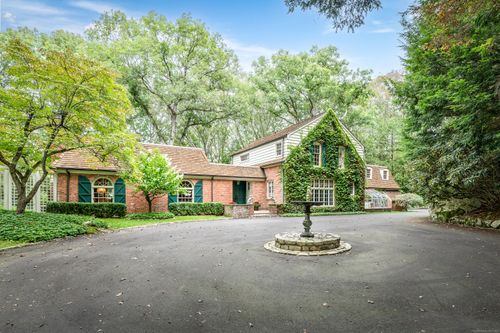 107 Deepwood Rd, Stamford, CT, 06903-3921 | Card Image
