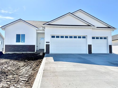 1930 Tuscany Dr Se, Altoona, IA, 50009-4809 | Card Image