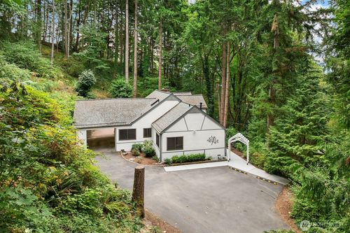 22651 Se 56th St, Issaquah, WA, 98029-5282 | Card Image