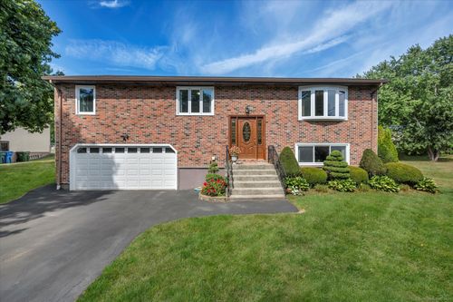 27 Cooper Hill Ct, Hamden, CT, 06514-2034 | Card Image