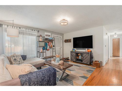 1377 S Oneida St, Denver, CO, 80224-2023 | Card Image