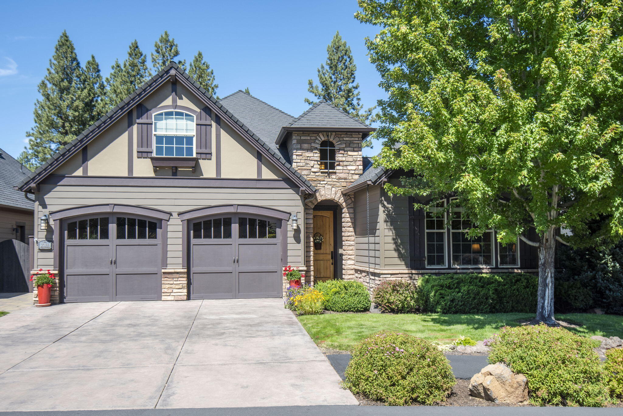 Stonegate Dr, Bend, OR 97702