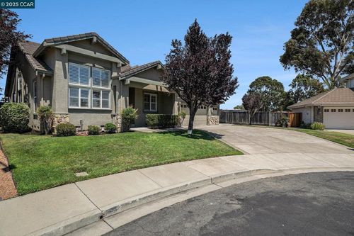 121 St Nazaire Ct, Martinez, CA, 94553-7210 | Card Image