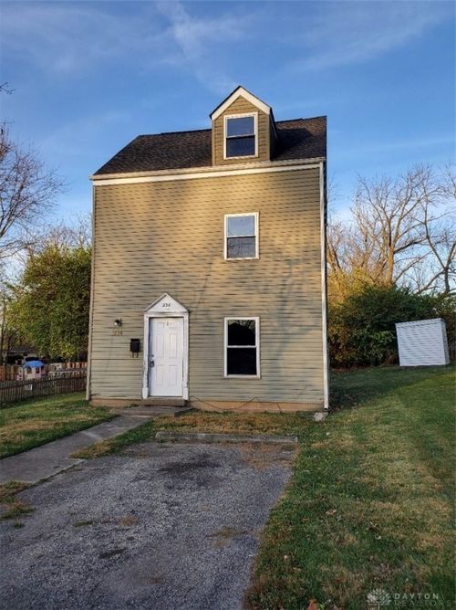 236 N Patton St, Xenia, OH, 45385-2032 | Card Image