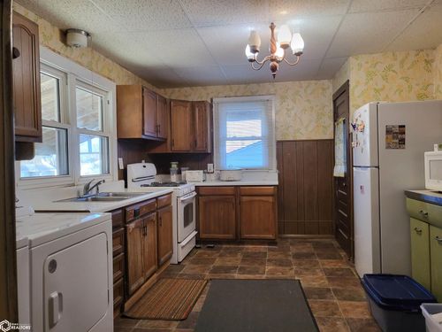 608 N Fillmore St, Osceola, IA, 50213-1016 | Card Image