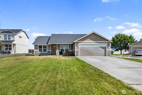 1402 Tennessee Dr, Moses Lake, WA, 98837-1691 | Card Image