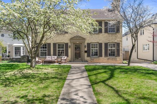 6060 N Bay Ridge Avenue, Whitefish Bay, WI, 53217 | Card Image