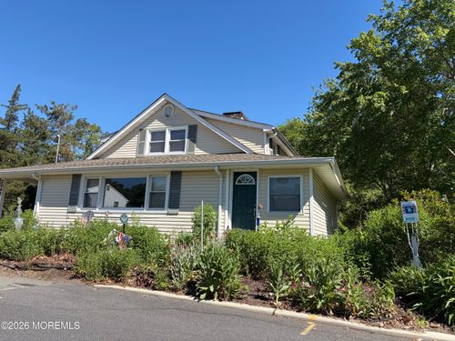 2041 8th Ave, Toms River, NJ, 08757-3039 | Card Image