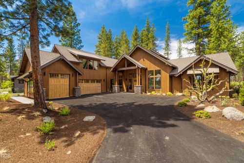 431-17854 Preservation Loop, Bend, OR, 97707-2690 | Card Image