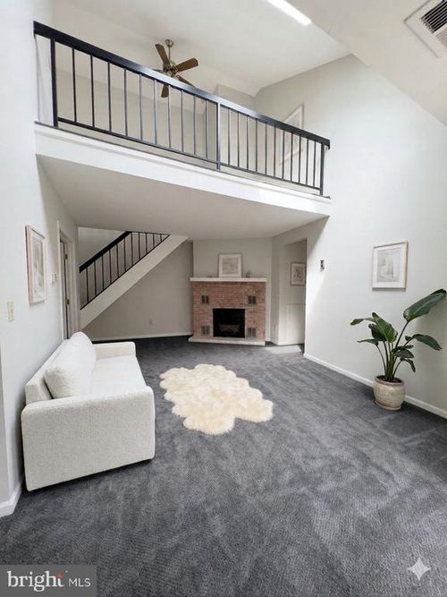 33-633 Washington Pl, CHESTERBROOK, PA, 19087-5869 | Card Image