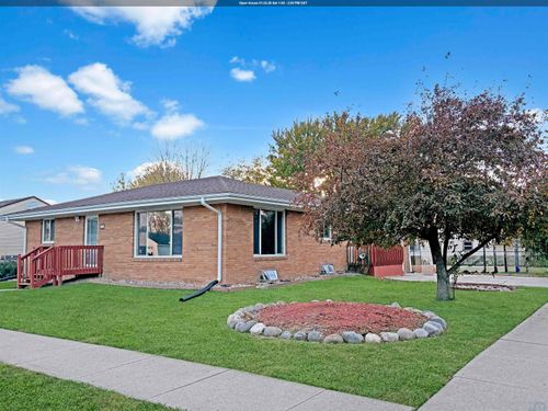 121 N 19th St, Dakota City, NE, 68731-5039 | Card Image