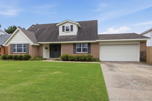 1832 58th St, Tulsa, OK, 74105-8813 | Card Image