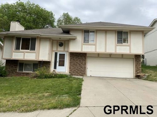 6723 Woodbine Cir, Ralston, NE, 68127-4425 | Card Image