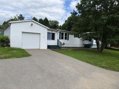 31 Oakview Dr, Beaver Falls, PA, 15010-9727 | Card Image
