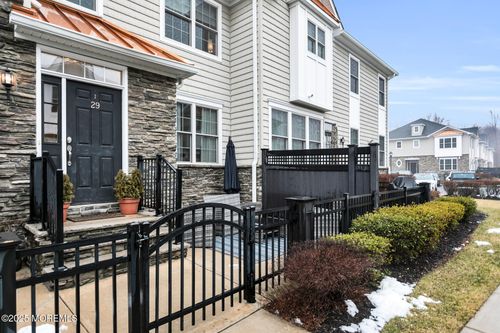 29 Carriage Gate Dr, Little Silver, NJ, 07739-1575 | Card Image