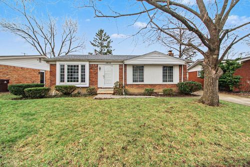 2852 Briarcliff St, Ann Arbor, MI, 48105-1431 | Card Image