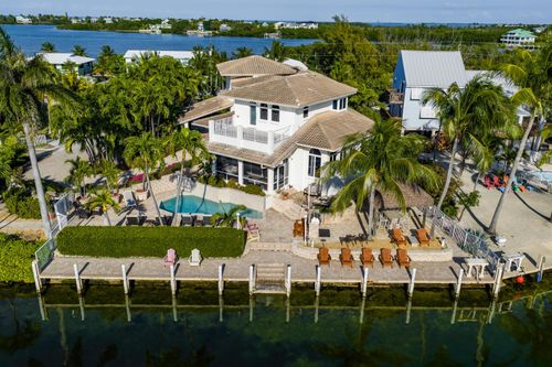 111 Brian Rd, Marathon, FL, 33050-2975 | Card Image