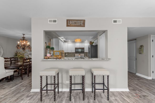 APT-105 - 5844 Heatherridge Dr, Condo with 2 bedrooms, 2 bathrooms and 1 parking in Gurnee IL | Image 8