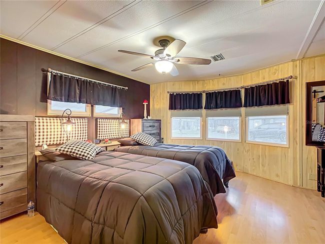 Oversized primary suite | Image 20