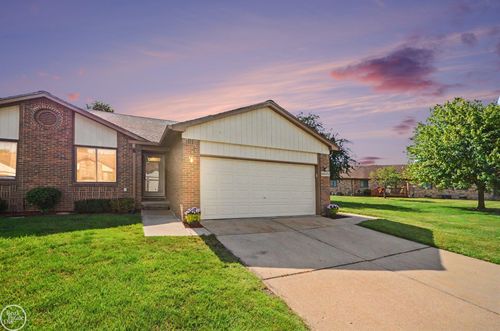 48470 Rosewood Ln, Chesterfield, MI, 48051-2642 | Card Image