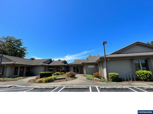 576 Ray J Glatt Cir, Woodburn, OR, 97071 | Card Image