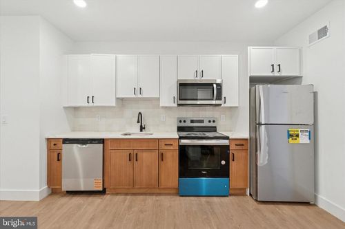 102-2520 N Front St, PHILADELPHIA, PA, 19133-4004 | Card Image