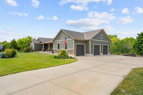 9220 Shorewood Drive, De Soto, KS, 66018 | Card Image