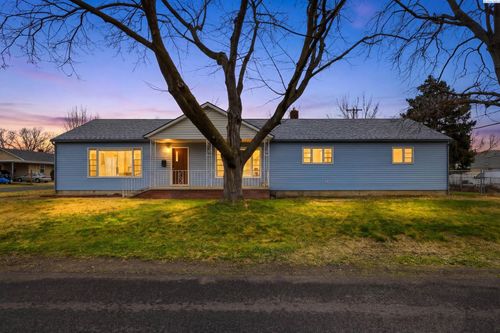 605 Comstock Street, Richland, WA, 99352 | Card Image