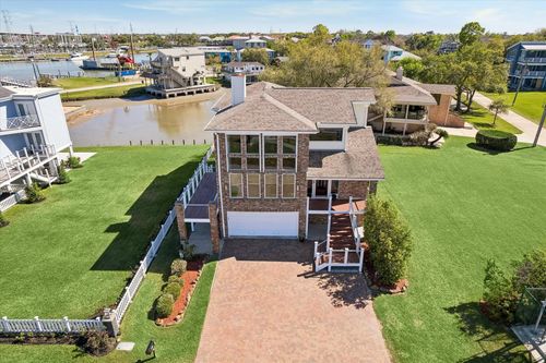 807 N Shore Dr, Kemah, TX, 77565-2386 | Card Image