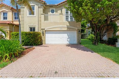 0 - 7476 Nw 113th Path, Townhouse with 5 bedrooms, 3 bathrooms and null parking in Doral FL | Image 2