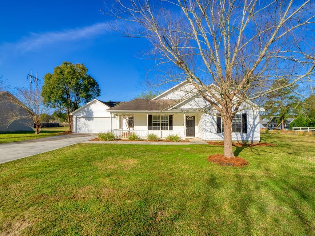 Lynn Ross Dr, Valdosta, GA 31605