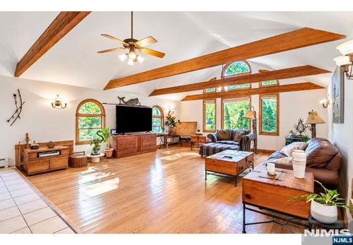 10 Locust Ln, Mahwah, NJ, 07430-1613 | Card Image