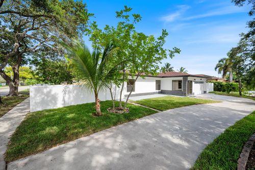 8201 Nw 67th Ave, Tamarac, FL, 33321-5007 | Card Image