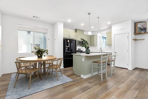 unit-86-5471 Seacliff Pl, San Diego, CA, 92154-6681 | Card Image