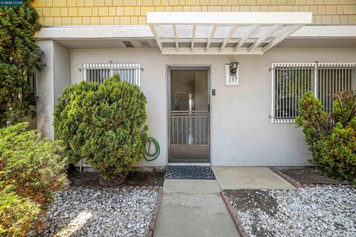 82-137 Nautilus Ct, San Francisco, CA, 94124-2934 | Card Image