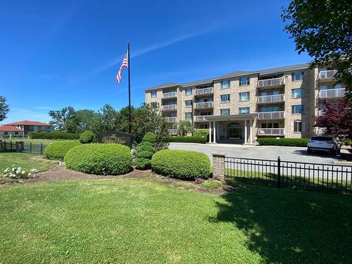 apt-205-915 Hathaway Rd, New Bedford, MA, 02740-1938 | Card Image