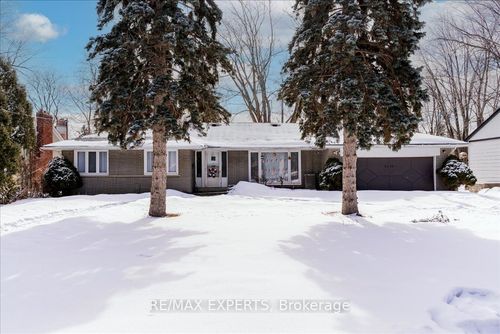 5325 Lawrence Ave E, Scarborough, ON, M1C1R5 | Card Image