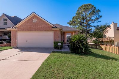 120 Fairway View Lane, House other with 3 bedrooms, 2 bathrooms and null parking in Conroe TX | Image 3