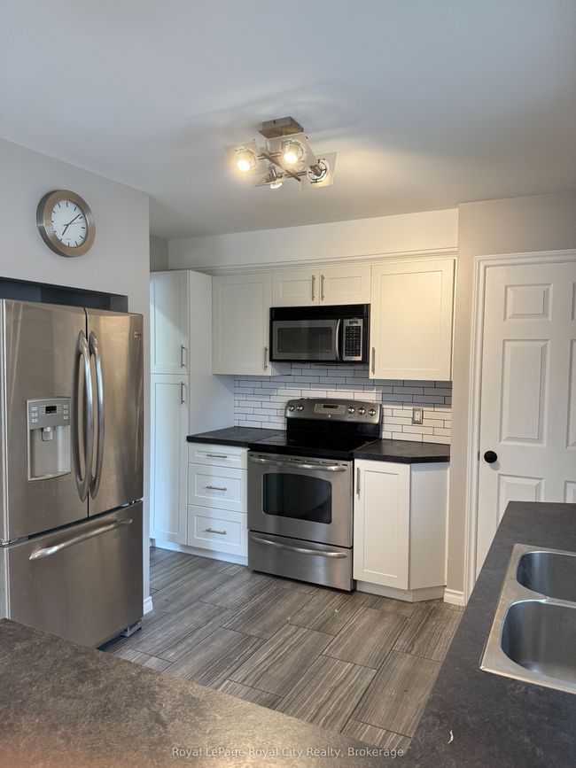 140 Brant Ave, House other with 3 bedrooms, 1 bathrooms and 1 parking in Guelph ON | Image 6