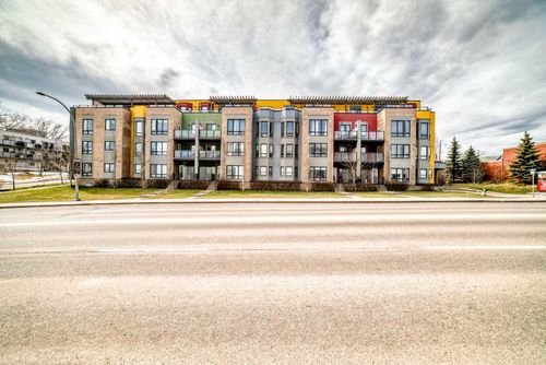210-611 Edmonton Trail Ne, Calgary, AB, T2E3J3 | Card Image