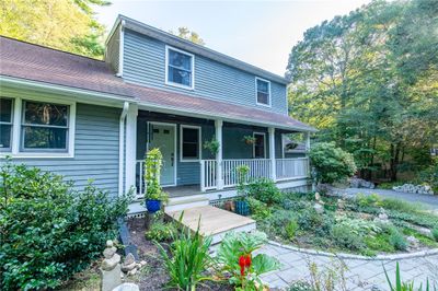 Garden-like landscaping entrance | Image 3