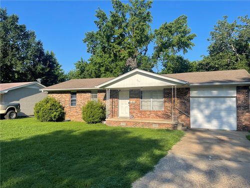 900 S Olive Dr, Clarksville, AR, 72830-4211 | Card Image