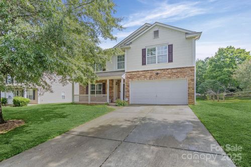 3902 Larkhaven Village Dr, Charlotte, NC, 28215-1007 | Card Image