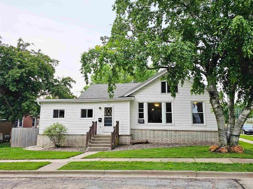 114 N Level St, Dodgeville, WI, 53533-1432 | Card Image