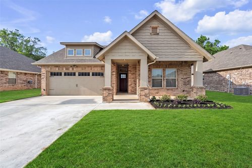 945 Sam St, Springtown, TX, 76082-2338 | Card Image