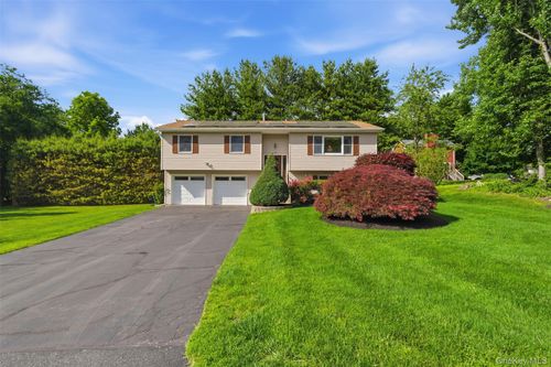 14 Central Ave, New City, NY, 10956-2722 | Card Image